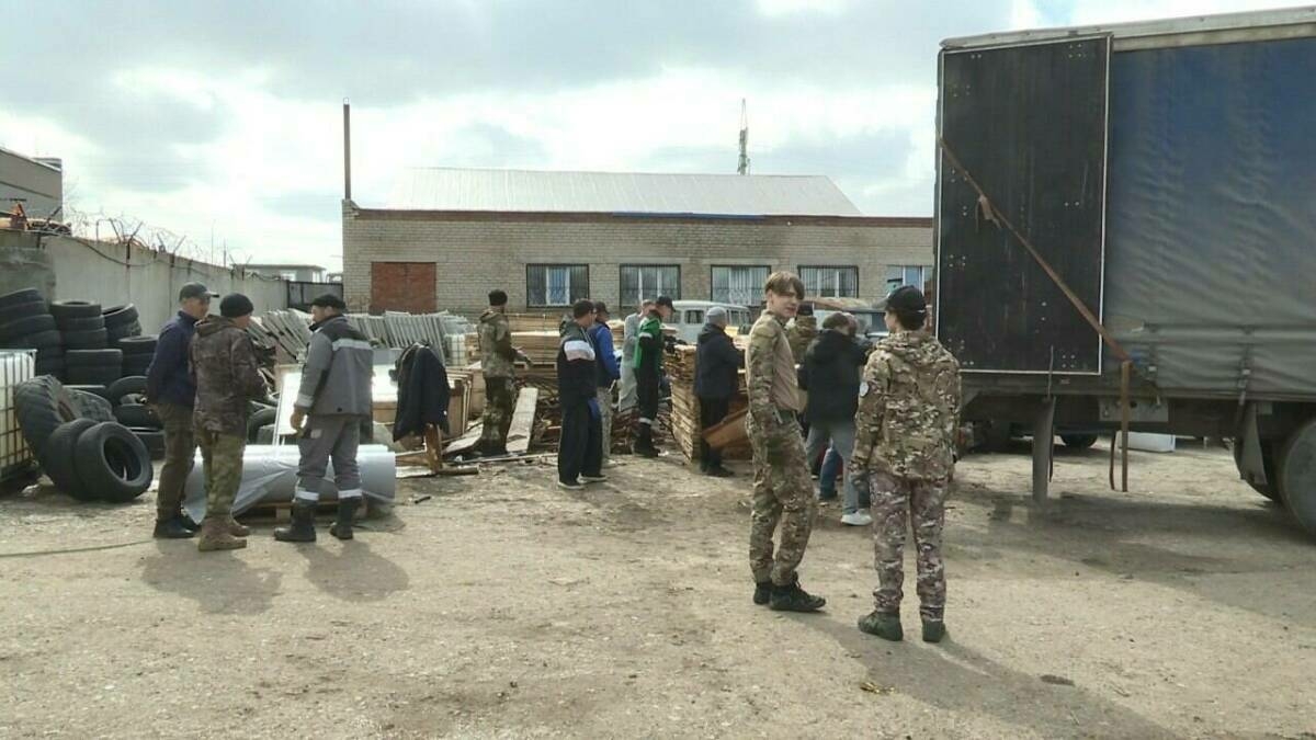 Түбән Камада дүрт юнәлешкә гуманитар ярдәм төялгән конвой озаттылар