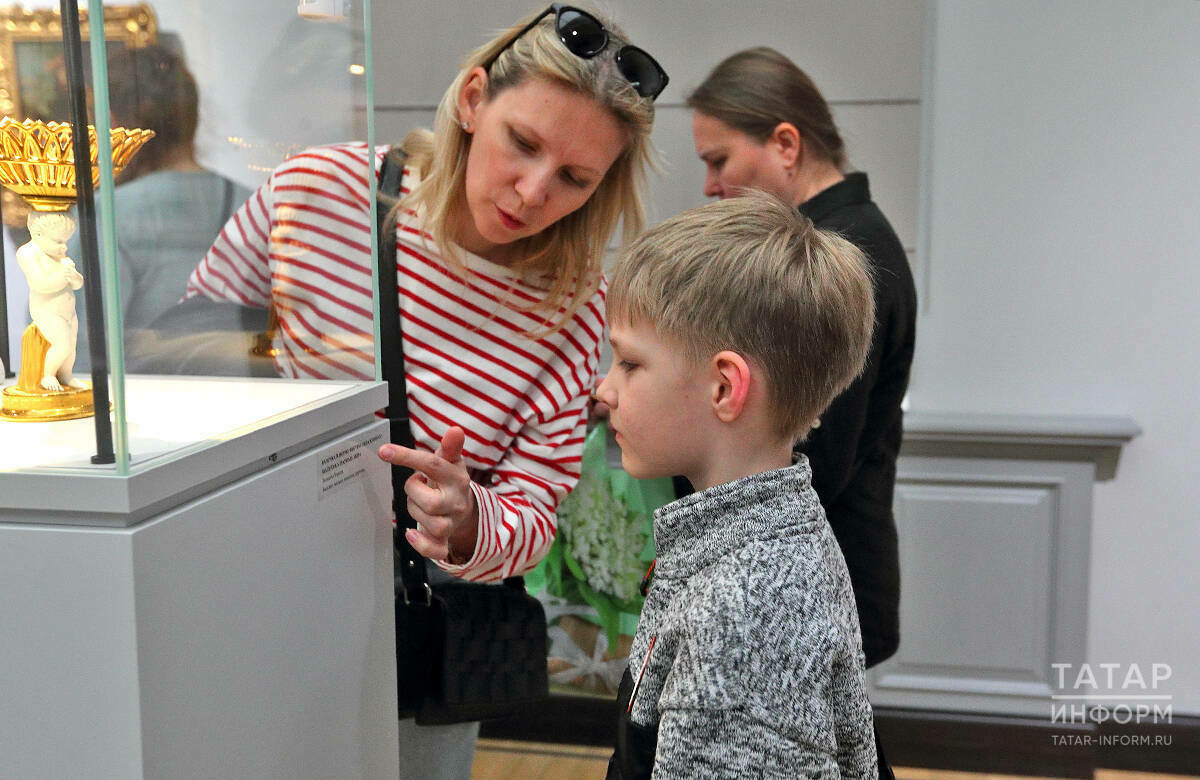 Рөстәм Миңнеханов: Ата-аналарны музейларга балалар аркылы җәлеп итәргә кирәк
