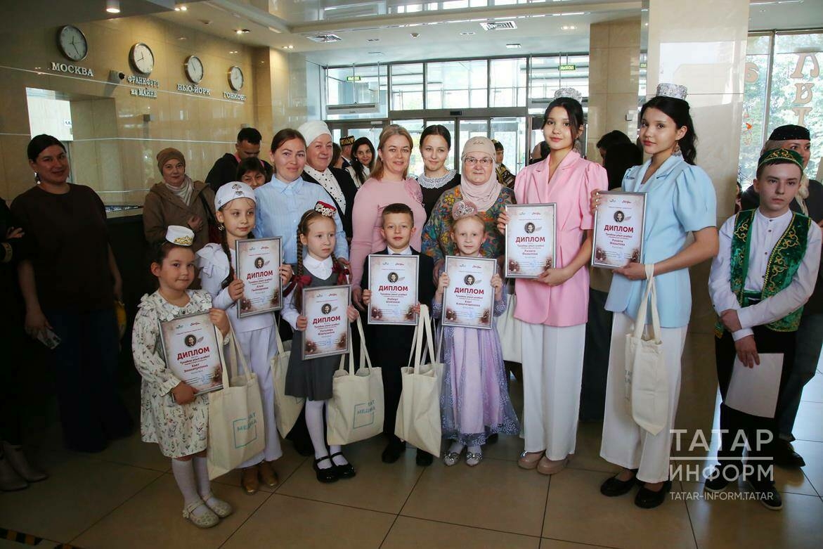 «Тукайны укып үсәбез!» марафоны ачылышында балалар Габдулла Тукай шигырьләрен сөйләде