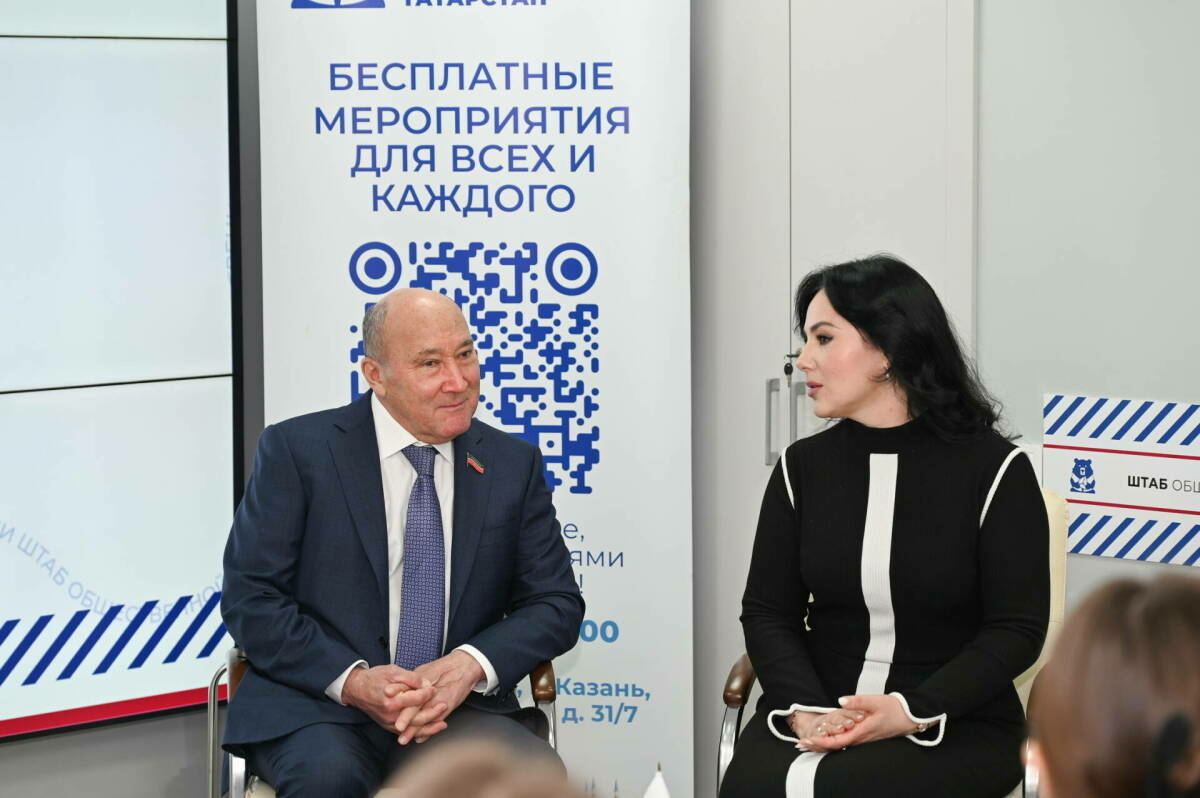 Марат Әхмәтов студентлар белән традицияләр, тел, авыл хуҗалыгын үстерү турында сөйләште