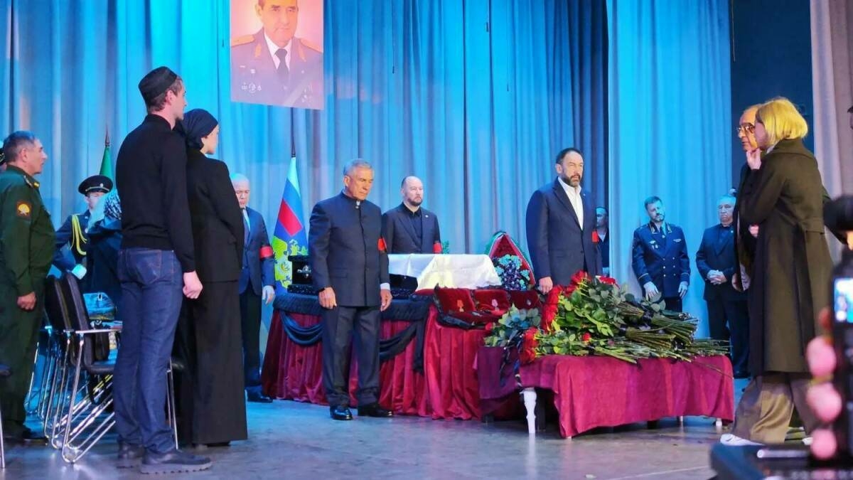 Казанда Ренат Тимерҗанов белән хушлашу мәрасиме башланды