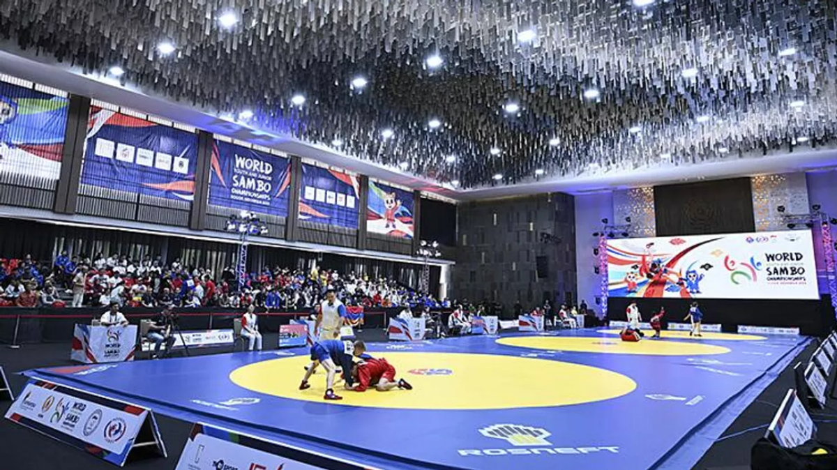Россия самбочылары Тбилисида Европа чемпионатының беренче көнендә 6 алтын медаль яулады