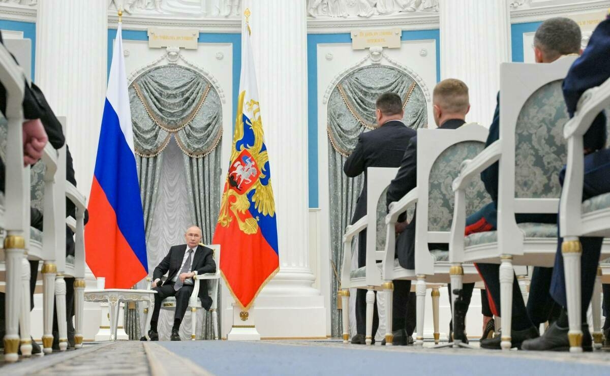 Путин «Геройлар вакыты» программасында катнашучылар белән очрашты