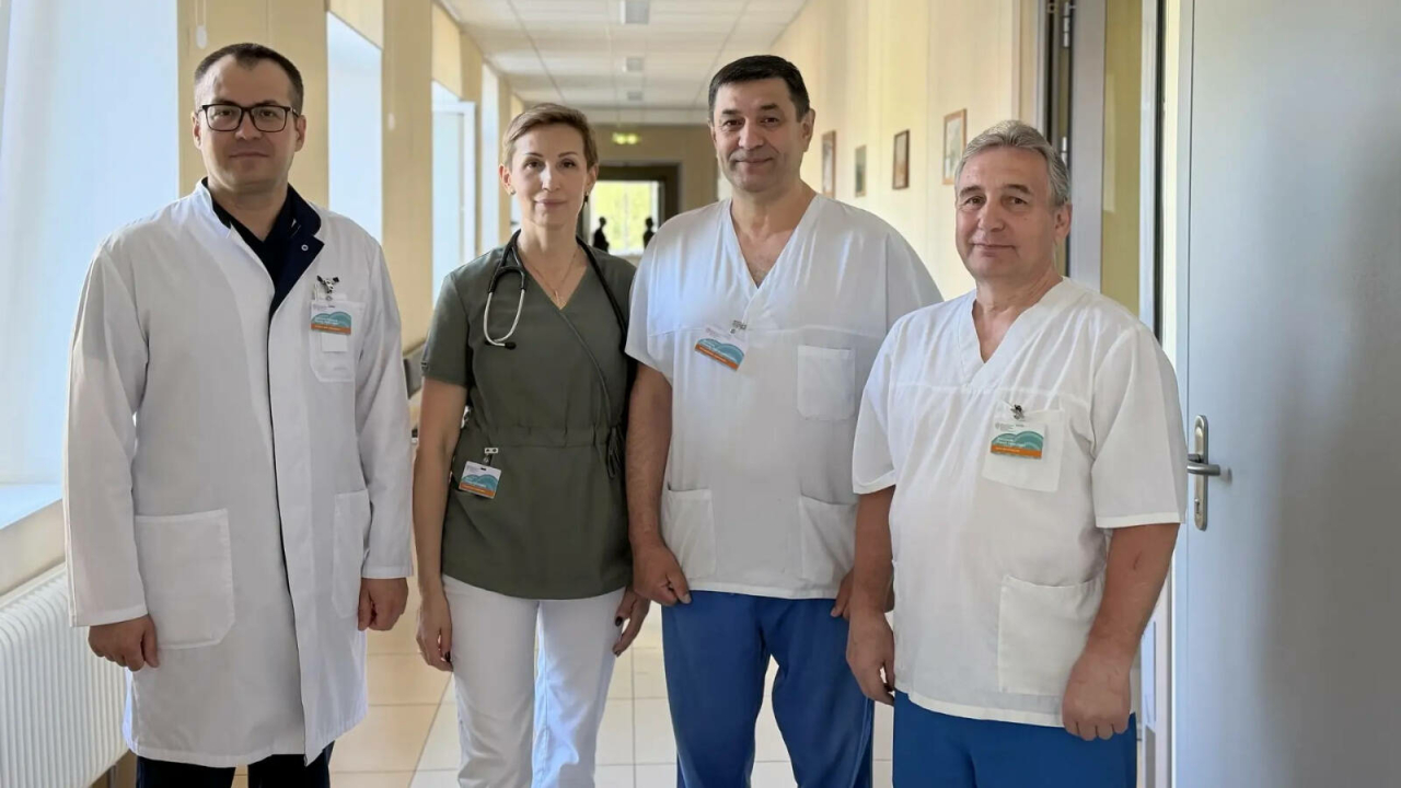 Онкодиспансер табиблары пациентның ботында зур шешне кечкенә кисем аша алган