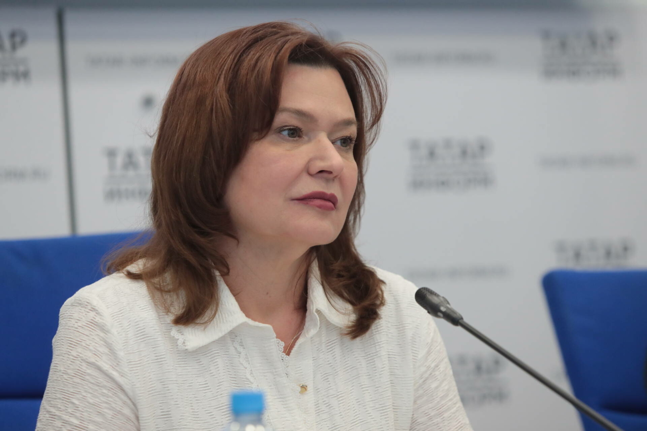 Светлана Захарова Балаларны яклау көне белән котлады