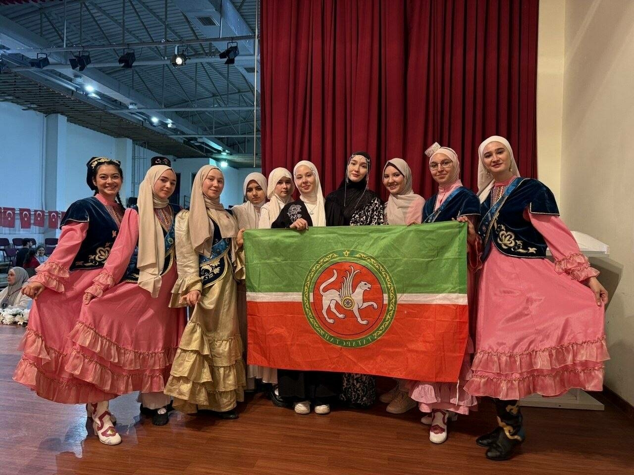 Төркиядә үткәрелгән төркилек көнендә милләттәшләребез Татарстан мәдәниятен таныткан