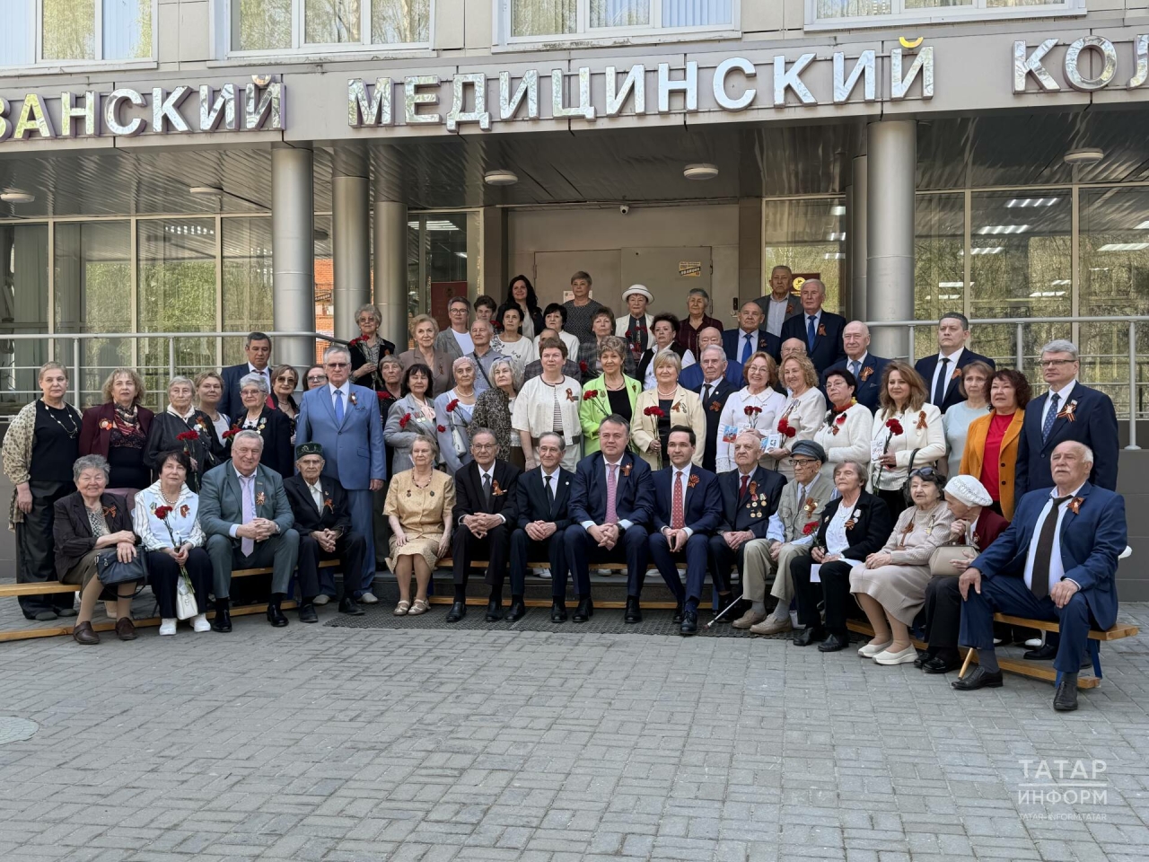 Альмир Абашев сәламәтлек саклау тармагы ветераннары белән очрашты