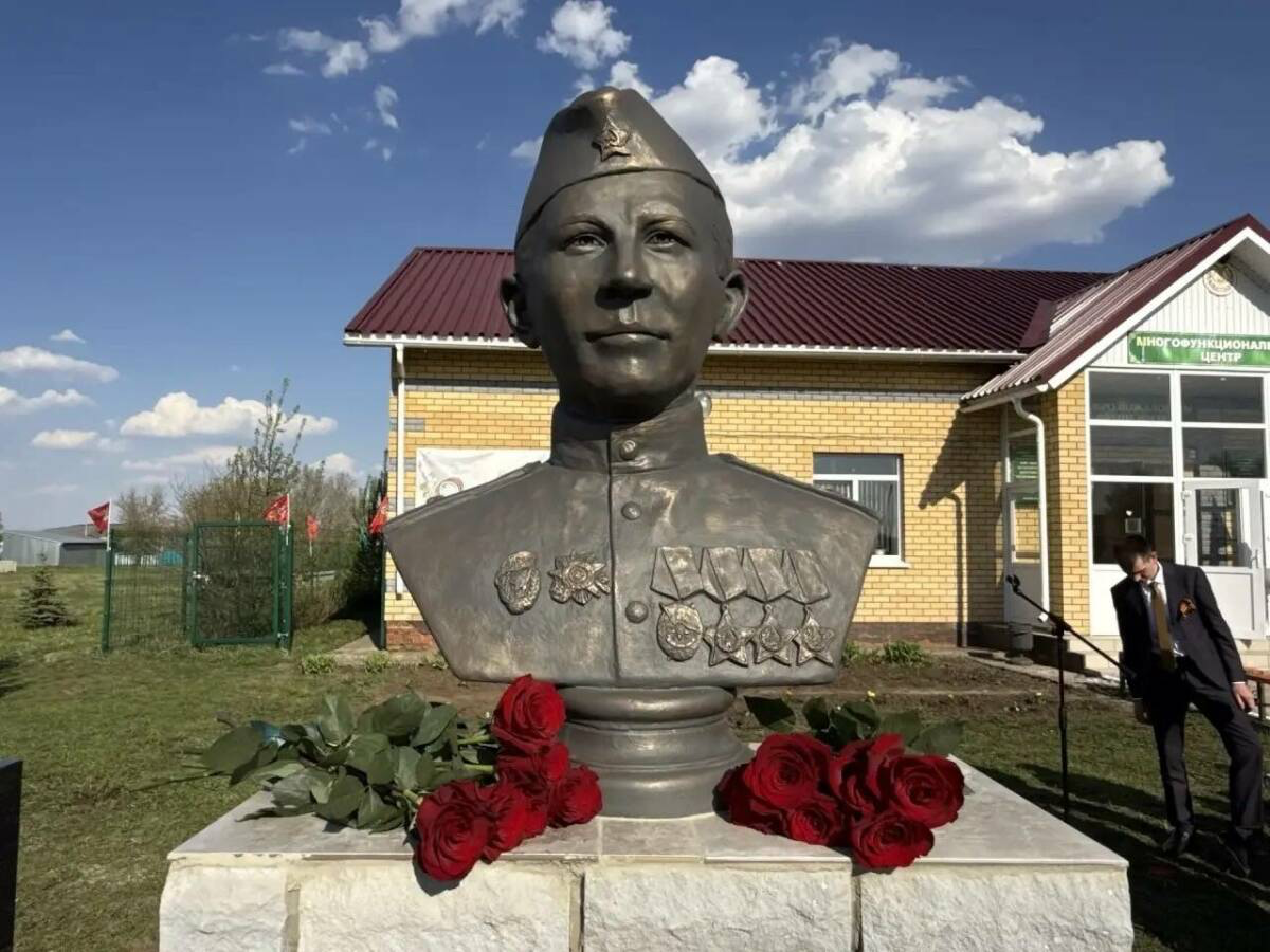 Кайбыч районында Дан орденының тулы кавалеры Василий Платоновның бюсты ачылды