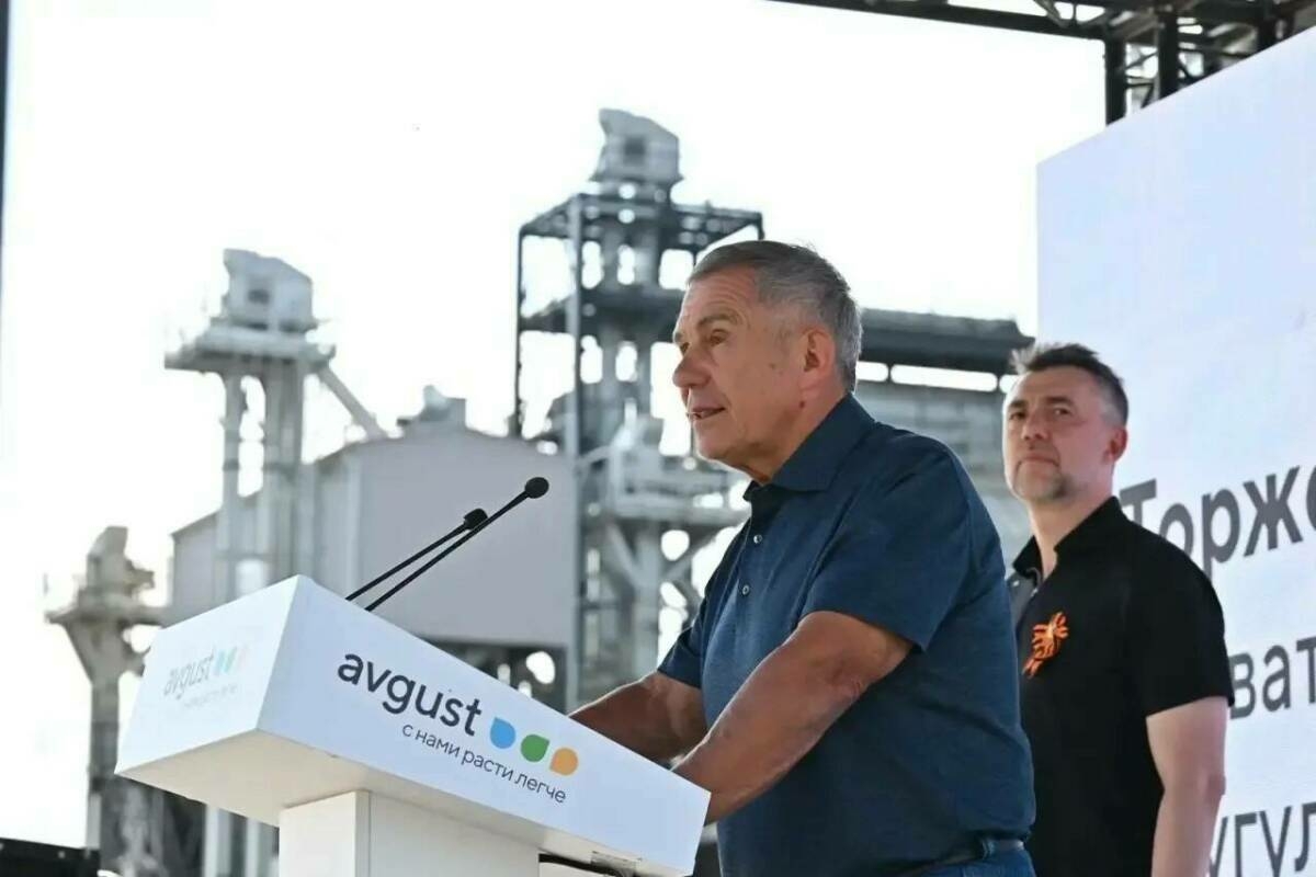 Рөстәм Миңнеханов Бөгелмә районының Ефановка авылында яңа элеватор ачты