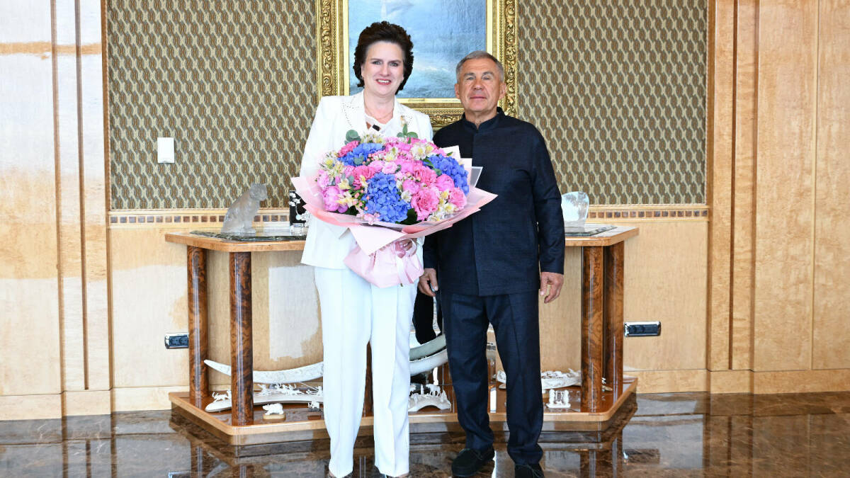 Рөстәм Миңнеханов Росздравнадзор башлыгы Алла Самойлова белән очрашты