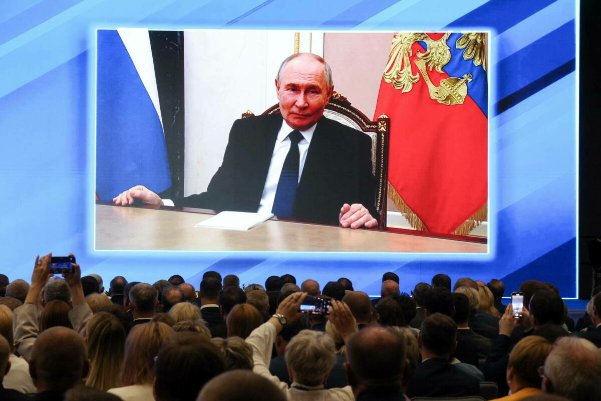 Путин Татарстанның Россия һәм Беларусь белән элемтәләрен үстерүгә керткән өлешен искәртте