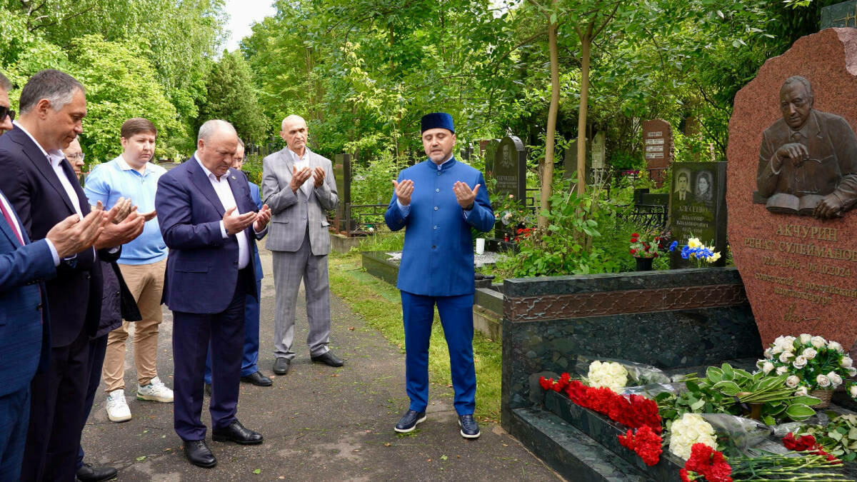 Татарстанның Мәскәүдәге вәкиллеге каршындагы Табиблар клубы Ренат Акчуринны искә алды