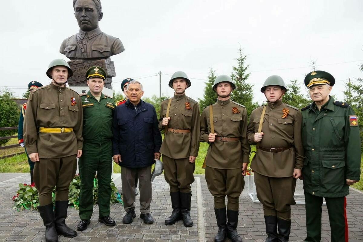 Татарстан Рәисе «Әлбәдән» Бөтенроссия тарихи реконструкция фестивалендә булды