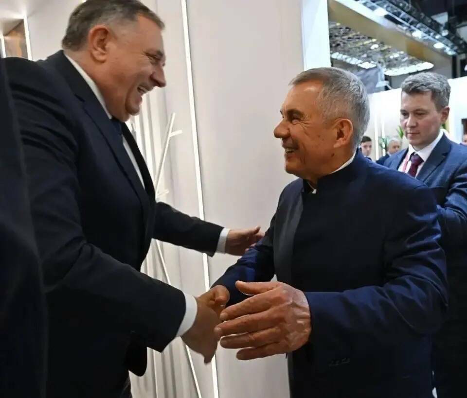 Рөстәм Миңнеханов Петербург халыкара икътисади форумында Милорад Додик белән очрашты