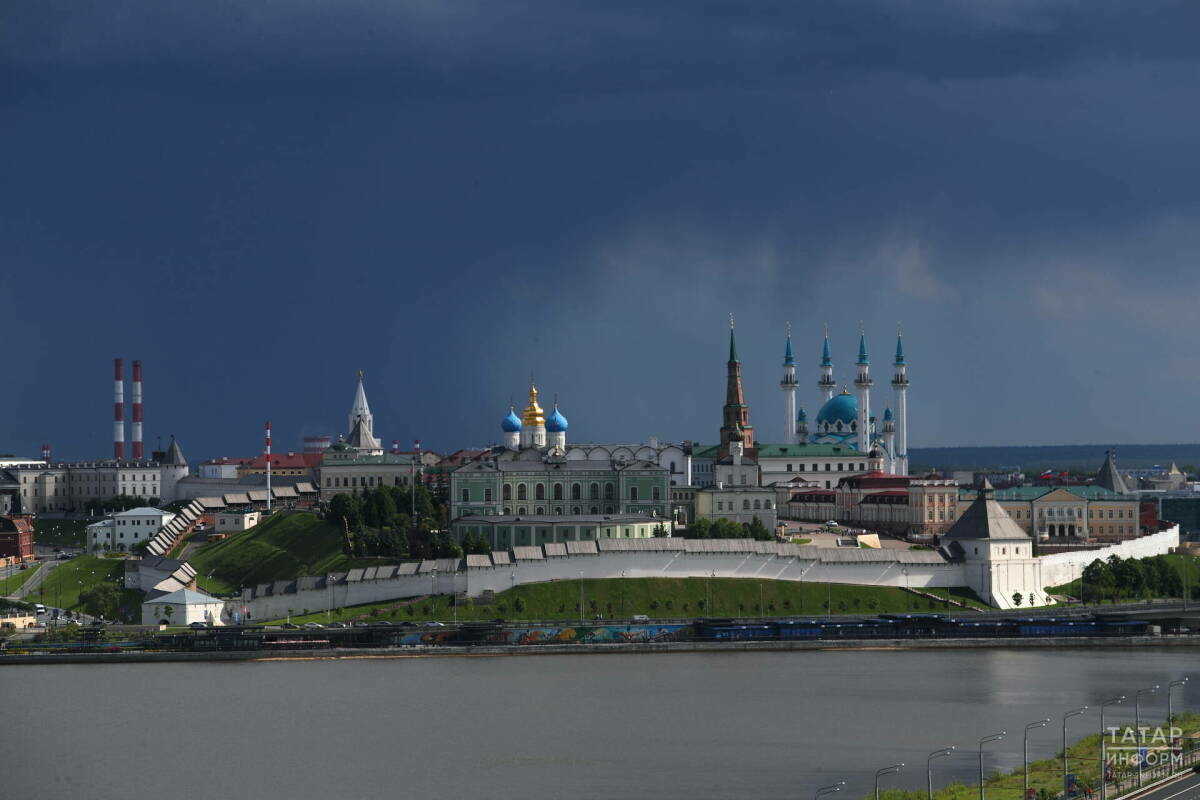 Татарстанда көчле яңгыр, боз явуы көтелә, эсселек саклана