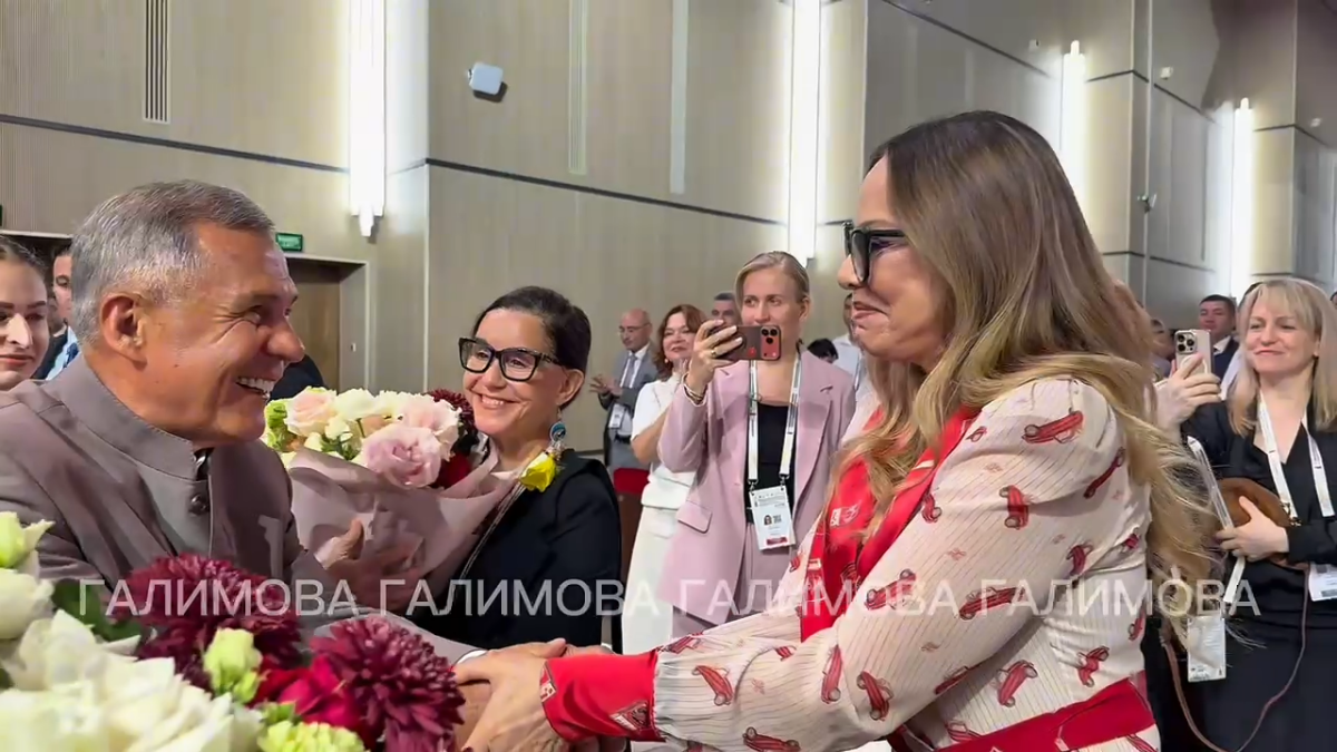 Татарстан Рәисе Казанда Орнелла Мути һәм Луселия Сантосны сәламләде