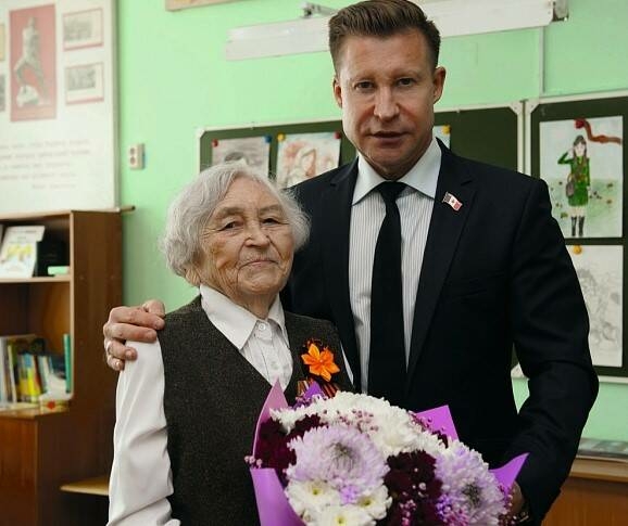 92 яшьлек Роза әби: Кеше ничә яшьтә булса да, үзен яратырга, үз өстендә эшләргә тиеш