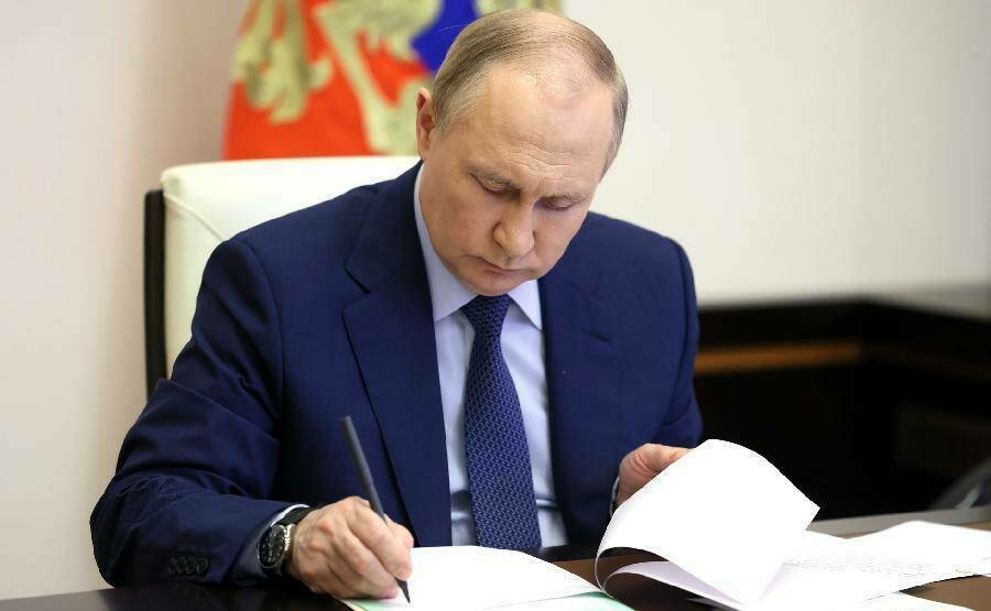 Путин Татарстанның җиде кешесенә дәүләт бүләкләре тапшырды