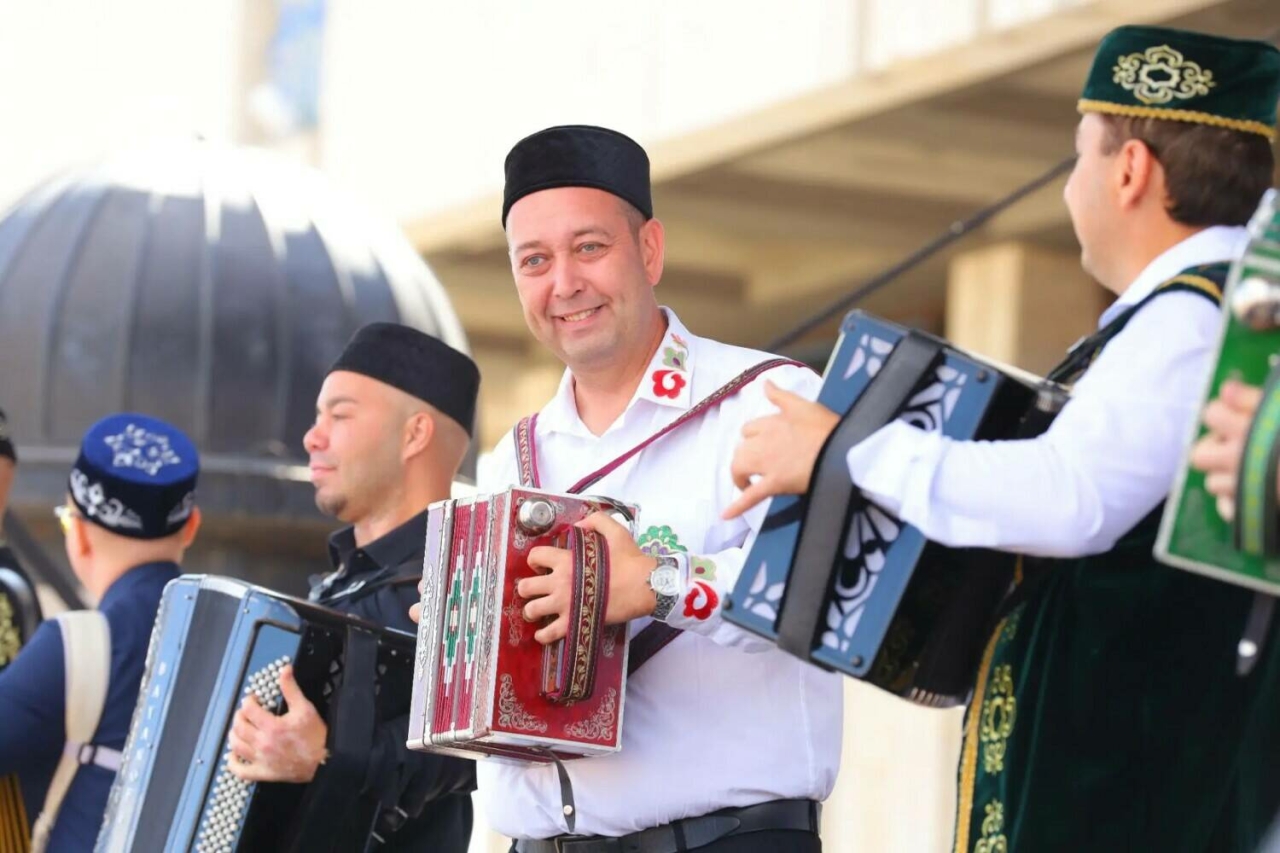 Казанда «Уйнагыз, гармуннар!» фестивале ачылышында дәүләт бүләкләре тапшырылды