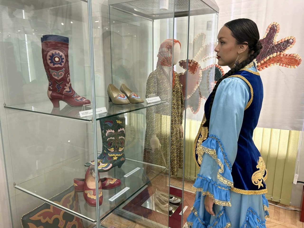 Татарстан Милли музее Екатеринбургтагы күргәзмәдә Казан бизәкле күн сәнгатен тәкъдим итте