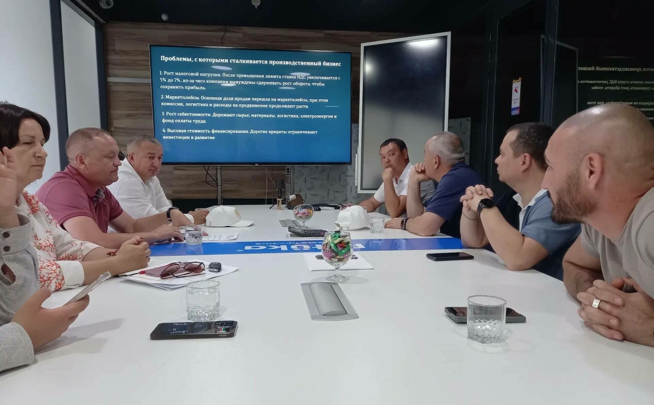 Татарстан бизнес-омбудсмены аппараты хезмәткәрләре Минзәлә эшмәкәрләре белән очрашты