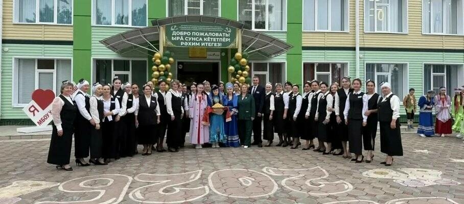 Чувашиянең Урмай авылы урта мәктәбе 160 еллык юбилеен билгеләп үтте