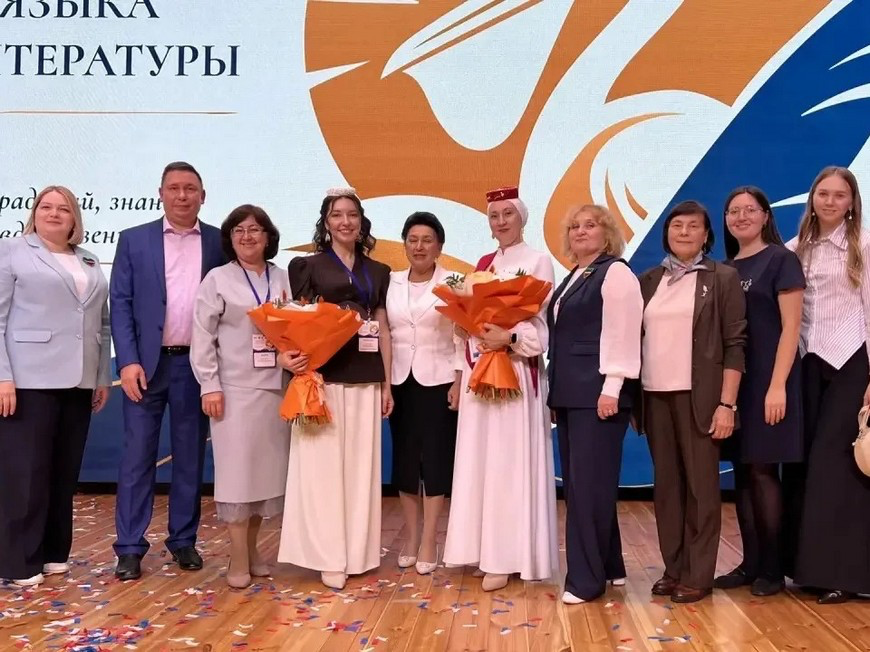 Казан педагоглары Россиянең иң яхшы туган тел укытучылары бишлегенә керде