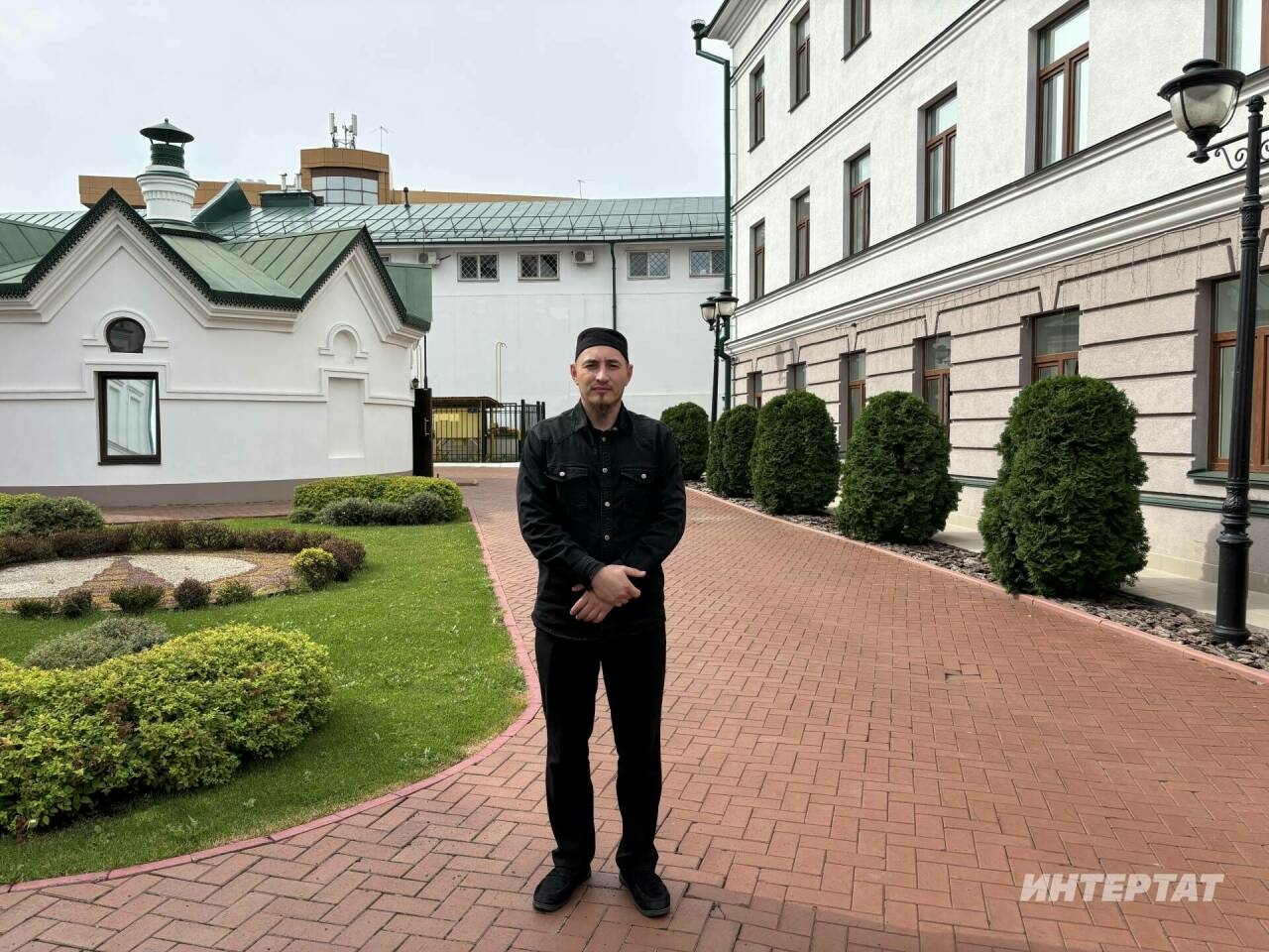 Ленар хәзрәт Хамматов Коръәнне сумкага салып йөрү, машинада йөртү турында аңлатты