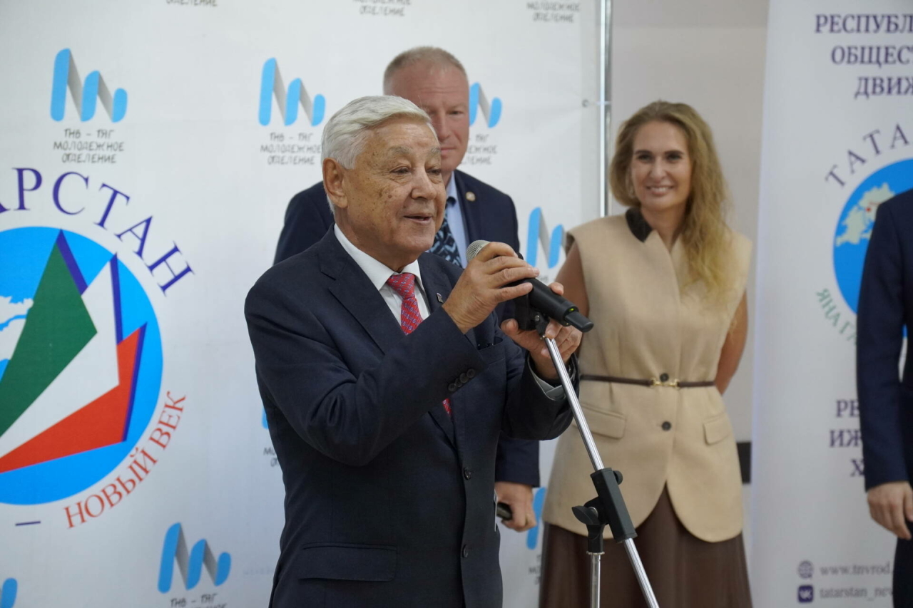 Фәрит Мөхәммәтшин «Мөмкинлекләр» яшьләр форумында катнашучылар белән очрашты