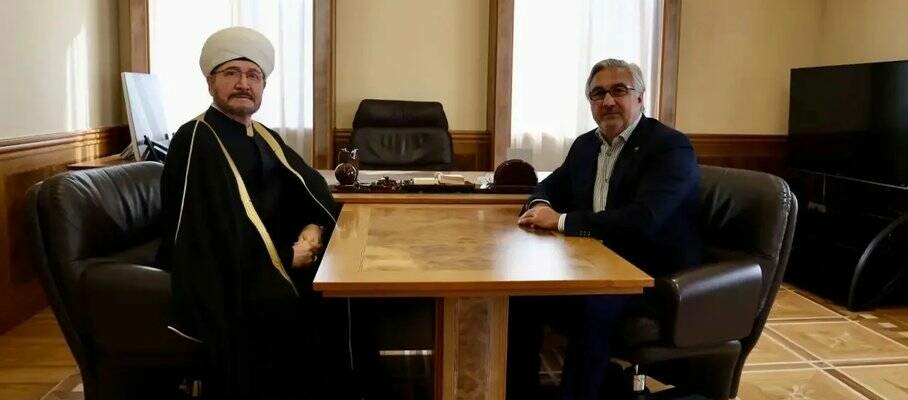 Васил Шәйхразыев баш мөфти шәех Равил Гайнетдин белән очрашты