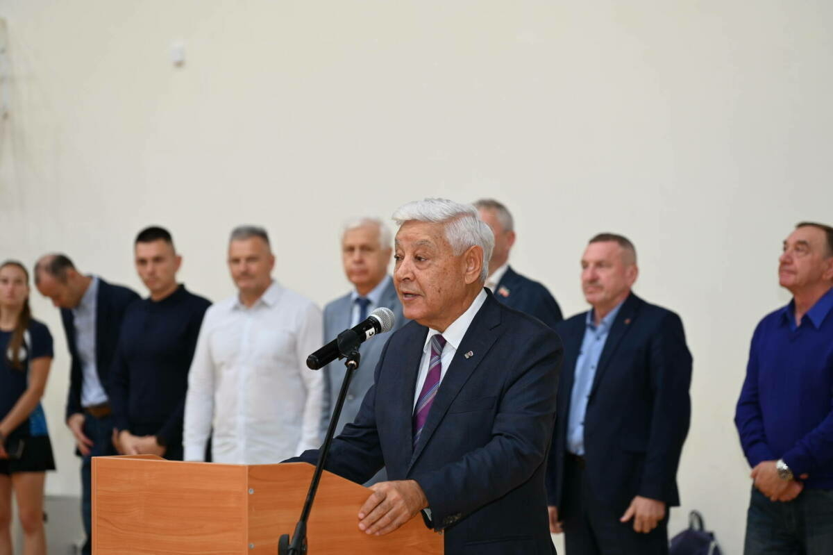 Фәрит Мөхәммәтшин Татарстан Волейбол федерациясе Президенты кубогы финалын ачты